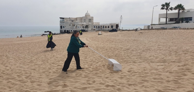 انطلاق برنامج التنظيف الآلي للشواطئ