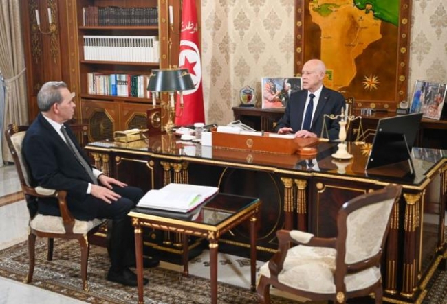 رئيس الجمهورية يكلف رئيس الحكومة، بتمثيل تونس في اجتماعات قمة مجموعة الدول الصناعية السبع بإيطاليا