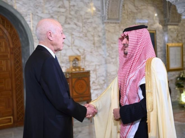 رئيس الجمهورية يستقبل وزير الداخلية السعودي الأمير عبد العزيز بن سعود بن نايف بن عبد العزيز آل سعود