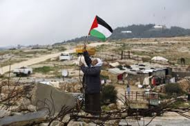 رغم إعلان هدنة: الصحفي الفلسطيني خالد عامر يؤكد تواصل عمليات القصف وسياسة التجويع في غزّة