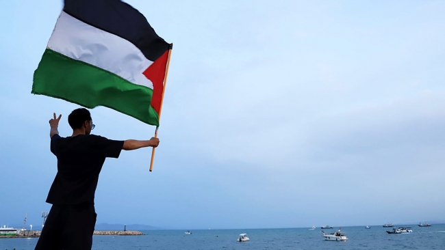 الاحتلال يتوعّد بمنع أسطول الصمود من اختراق حصار غزّة