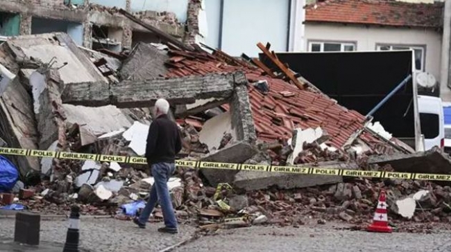 وزير الداخلية التركي يُعلن عن حصيلة خسائر زلزال باليكيسير