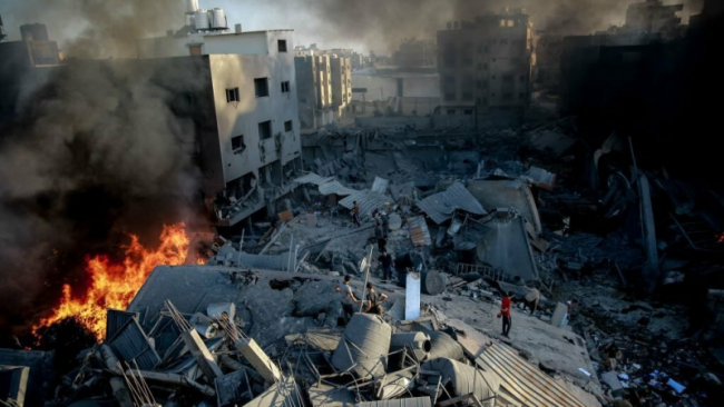 الاحتلال يستهدف المنازل وخيام النازحين وسقوط أكثر من 100 شهيد