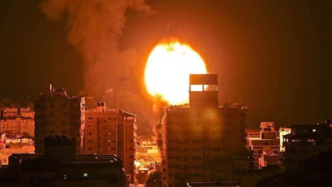 خرق وقف إطلاق النار مُستمر.. الاح-تلا-ل يقصف خان يونس وينسف منازل