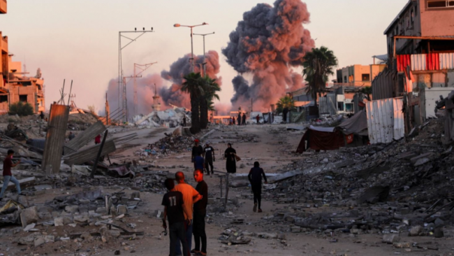 الاحتلال يُواصل خرق الاتفاق.. و غارات جوية على غزة