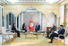 وزير الخارجية يلتقي سفيرة كوبا لدى تونس بمناسبة انتهاء مهامها