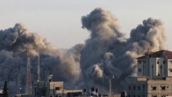 الاح-تلا-ل يشن سلسلة غارات شرقي مدينة غزة