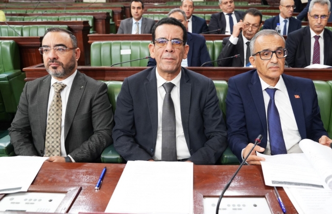 المستشار الأوّل لرئيس الجمهورية يُؤكــد حرص رئيس الدولة على تطبيق القانون وحل مختلف الإشكاليات المطروحة