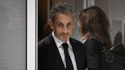 ساركوزي يُغادر السجن