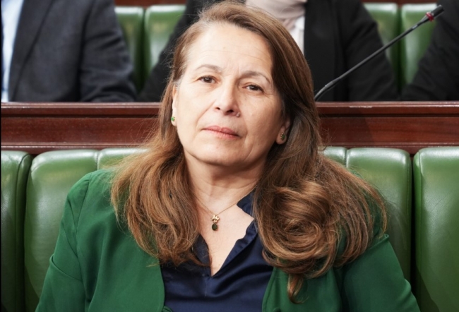 وزيرة الصناعة: نموّ الصناعات الميكانيكية والكيميائية يعزّز انتعاش الاقتصاد… و20 ملف فساد أمام القضاء