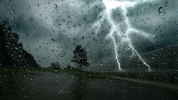 بداية من مساء اليوم: أمطار غزيرة بعديد الولايات