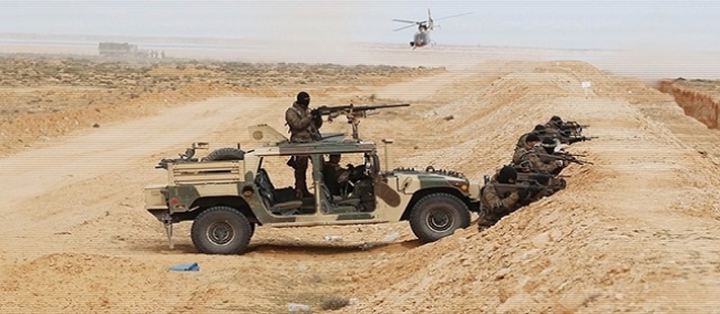 تعرّض تشكيلية عسكرية إلى إطلاق نار في المنطقة الحدودية العازلة وإيقاف 4 مهربين تونسيين