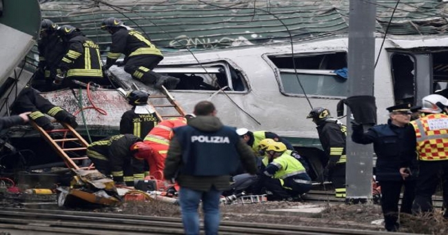 إيطاليا : خروج قطار عن سكته يتسبب في مقتل شخصين 