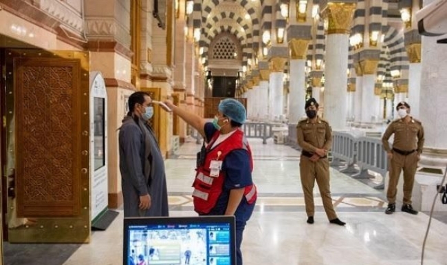 السعودية تعيد فتح المساجد وتفرض قواعد صارمة على المصلين
