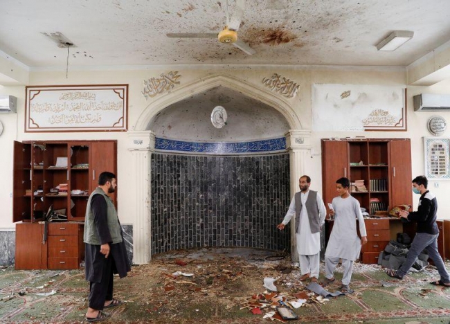 وزارة الداخلية الأفغانية: مقتل 4 وإصابة كثيرين في انفجار بمسجد في كابول