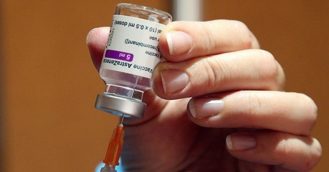 فرنسا تُقرّر تغيير الجرعة الثانية للقاح استرازينيكا